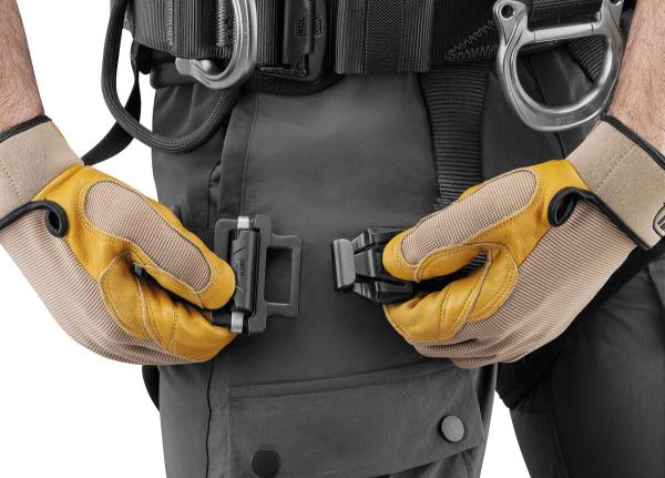 Auffanggurt nach EN 361, EN 358 und EN 813 Typ AVAO Fast